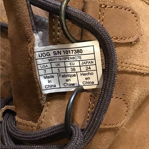 Ugg Azaria Boots - Picture 6 of 8